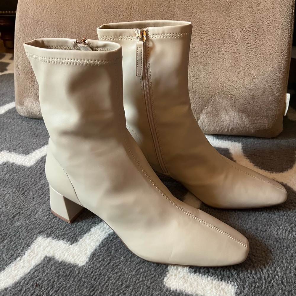 Zara elegant Cream faux leather Ankle Boots